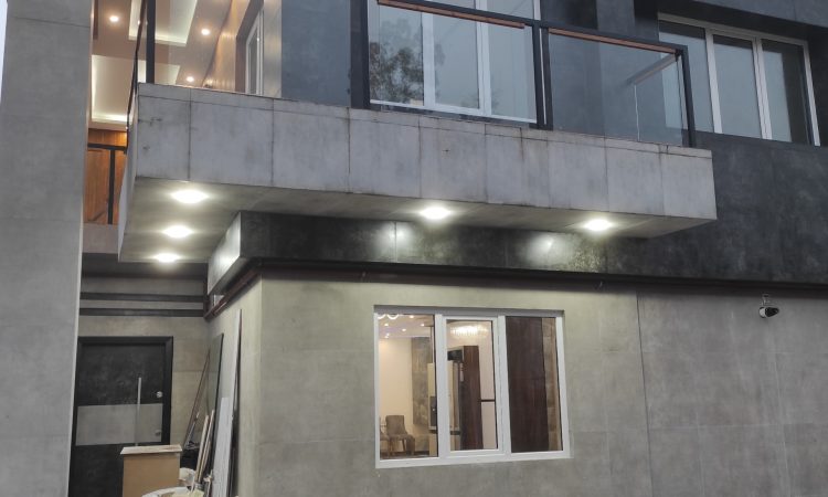 ویلای مدرن و استخر دار
