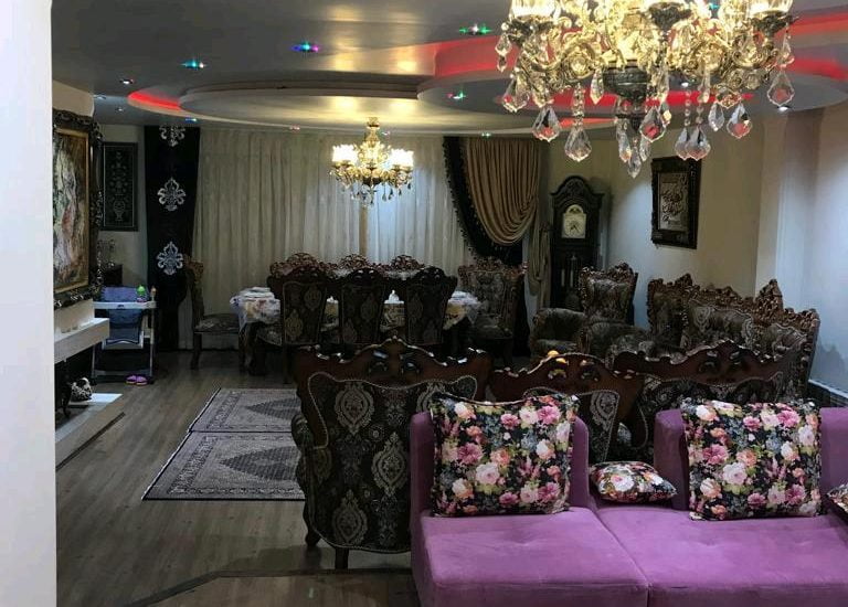 فضای نور گیر پذیرایی بلوار سمیه رشت